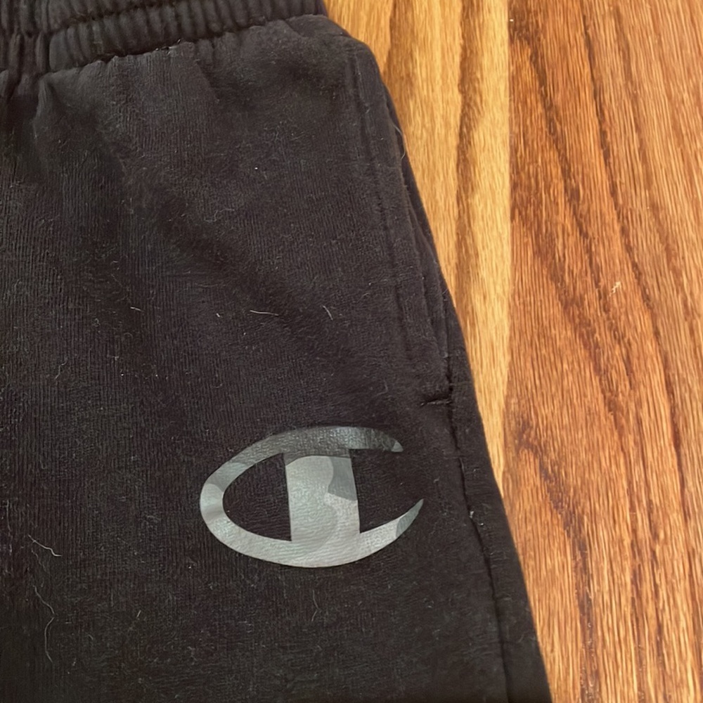 Boys Champion sweats - Picture 2 of 7